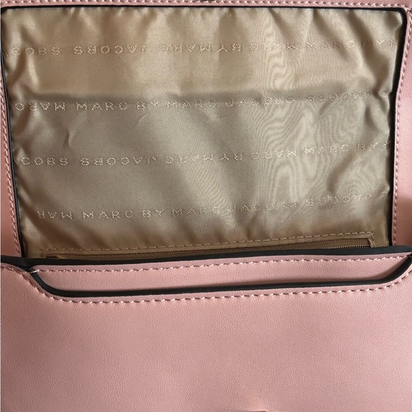 Marc Jacobs Pink Crossbody Bag with Gold Chain - Picture 5 of 10